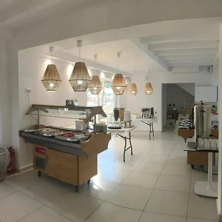 Stella Hotel *